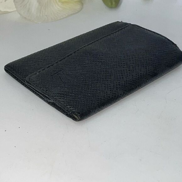 AUTHENTIC Louis Vuitton Black Taiga 6 Key Wallet - Picture 8 of 11